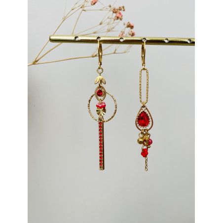 Dormeuses " Strass et Paillettes" asymétriques rouges